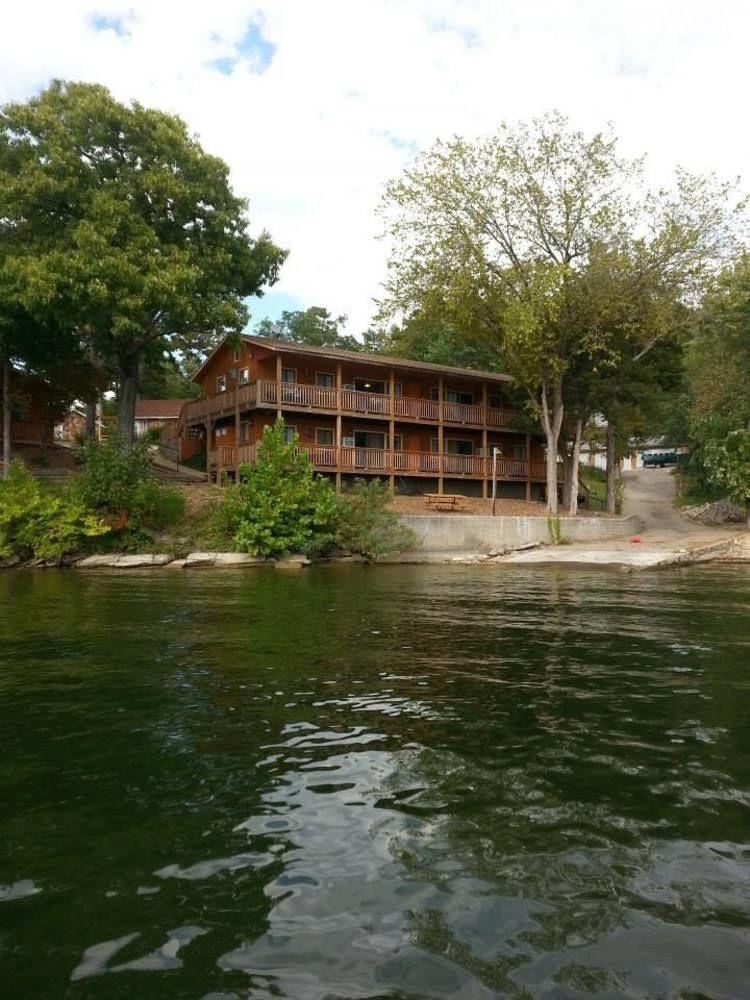 Wilsons On The Lake Hotel Camdenton Exterior foto