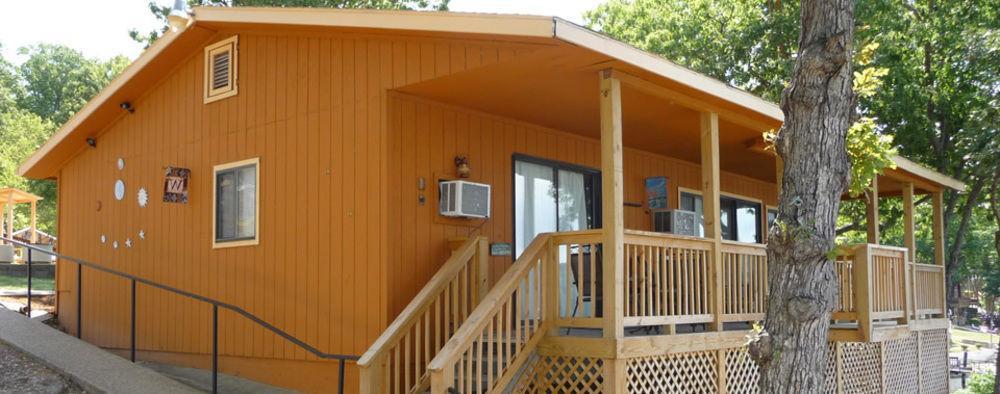 Wilsons On The Lake Hotel Camdenton Exterior foto