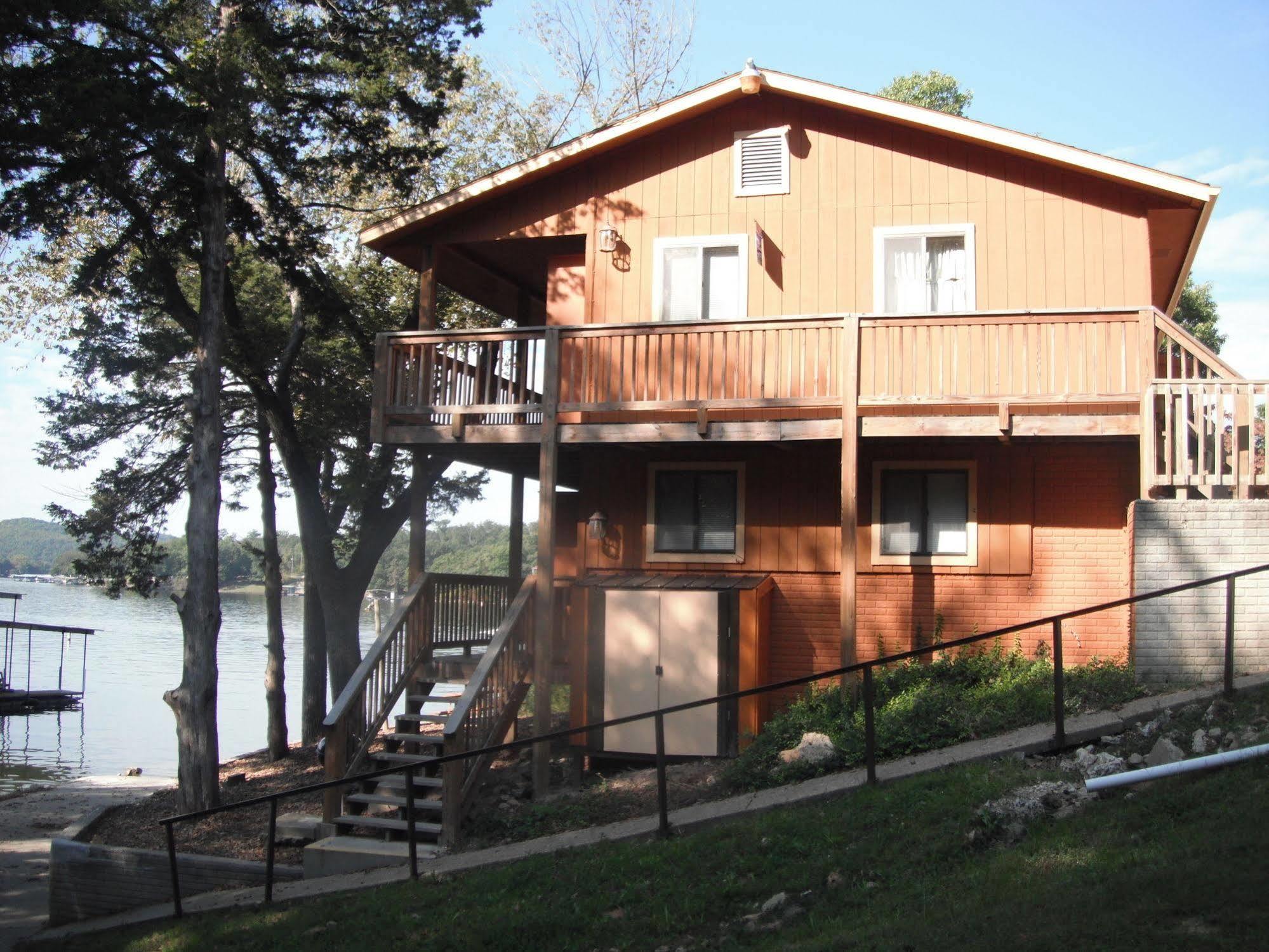 Wilsons On The Lake Hotel Camdenton Exterior foto